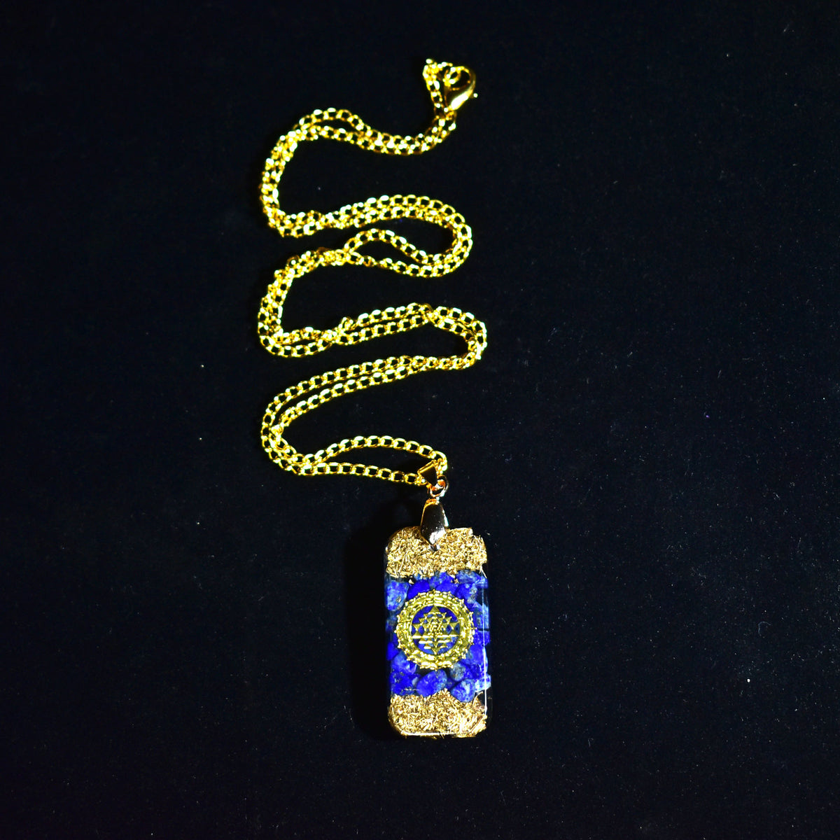 Collana pendente resina cristalli