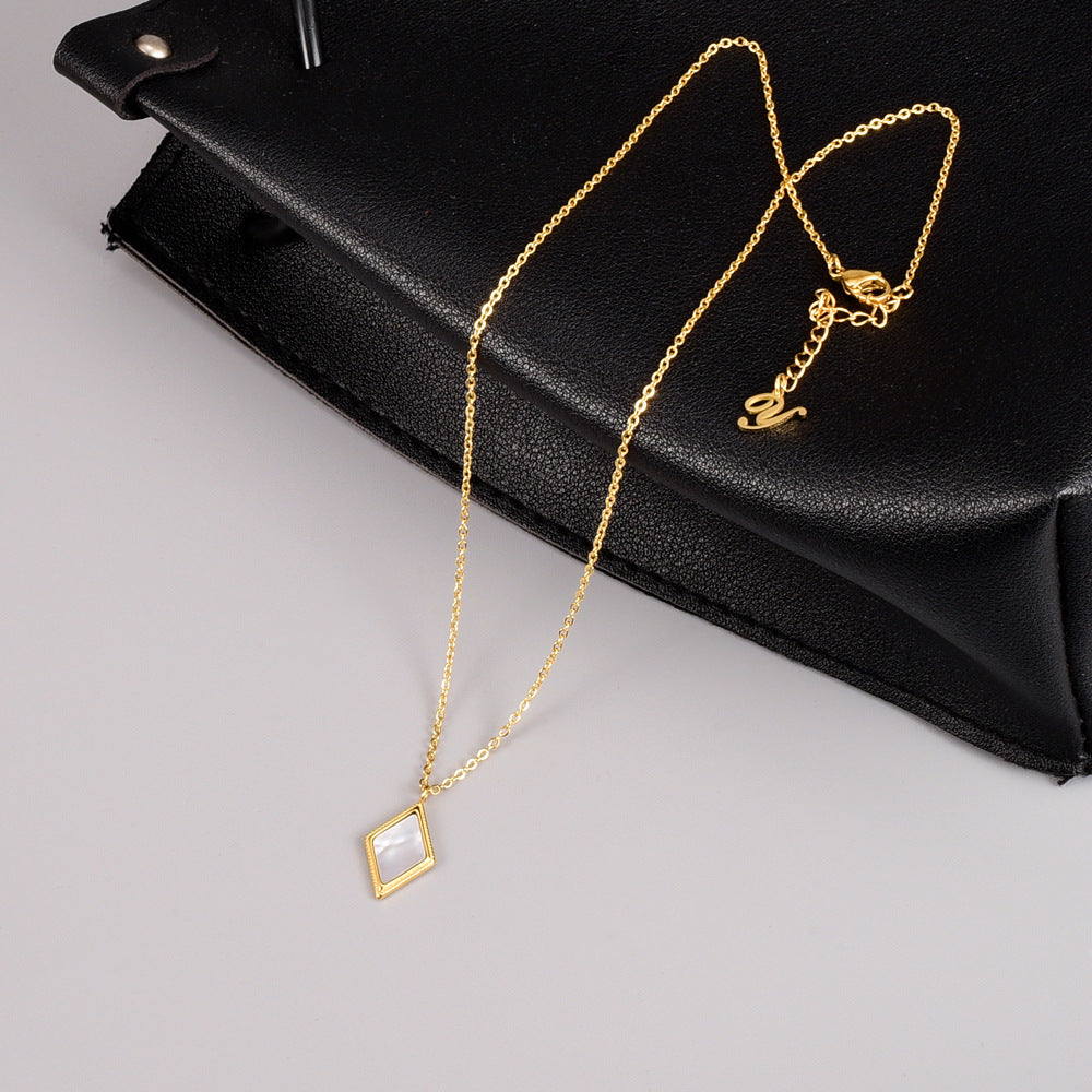 Collana geometrica da donna