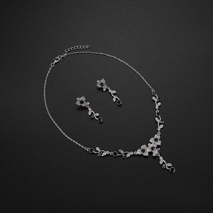 Collana e orecchini fiori e viti