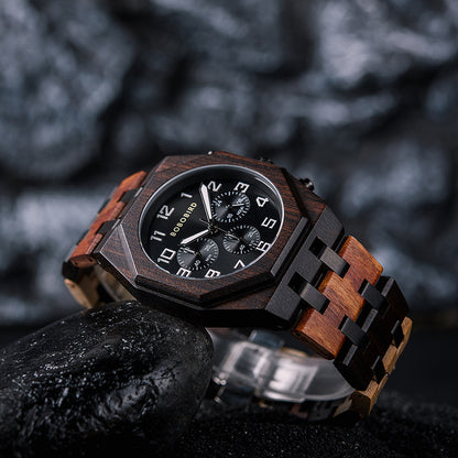 Orologio in legno decorato