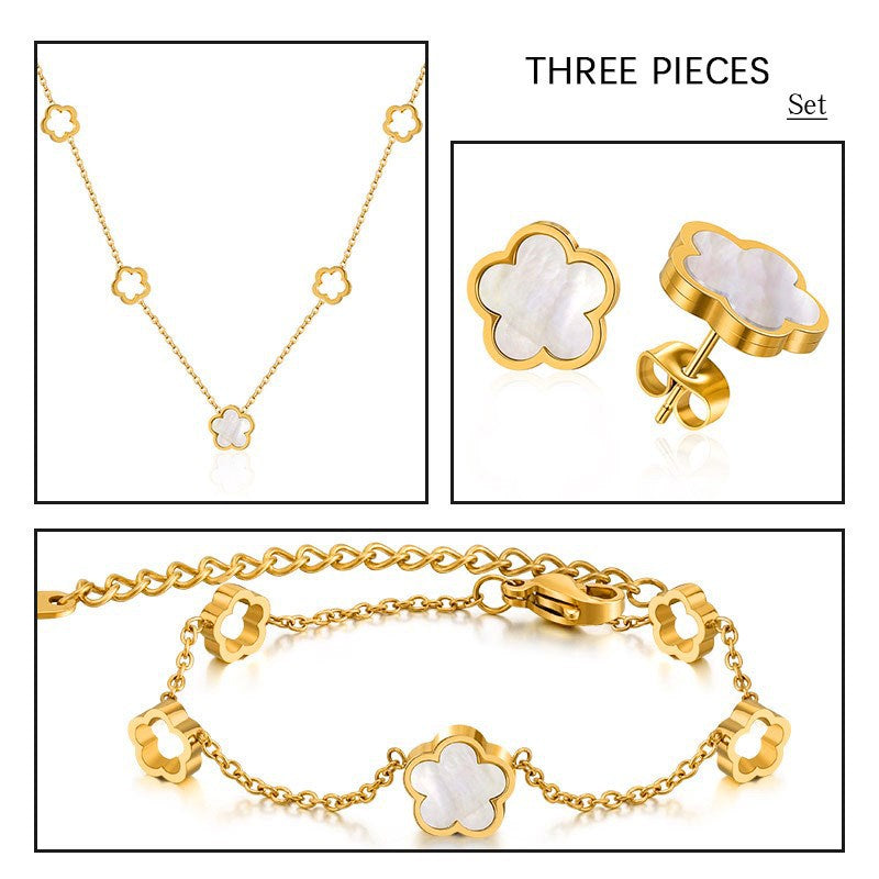 Collana fiore e guscio bianco