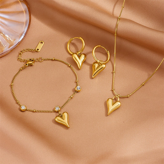 Collana e orecchini con cuore