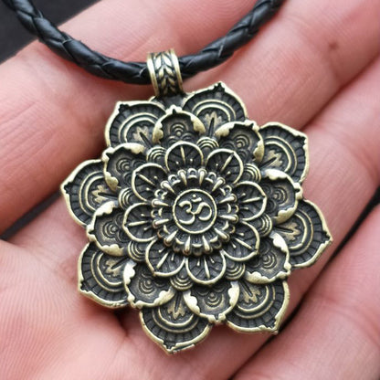 Collana mandala fiore reversibile