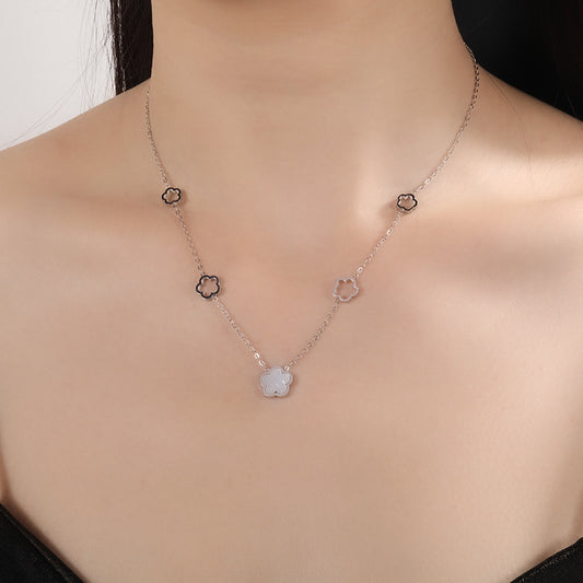 Collana quadrifoglio madreperla