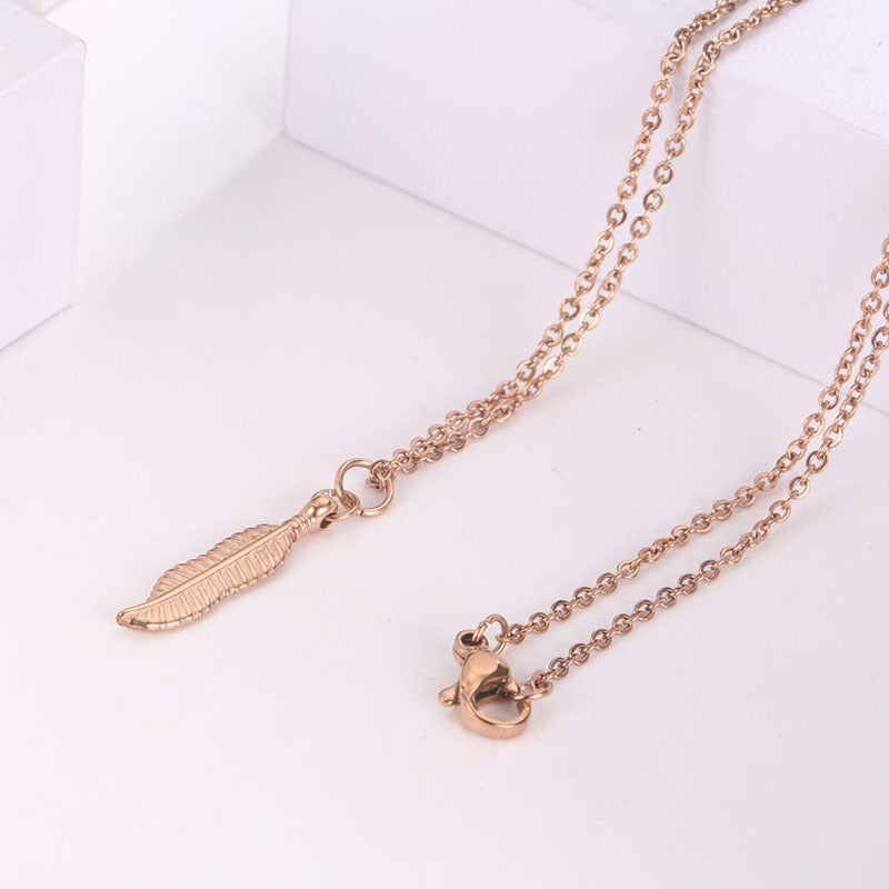 Collana titanio con foglia