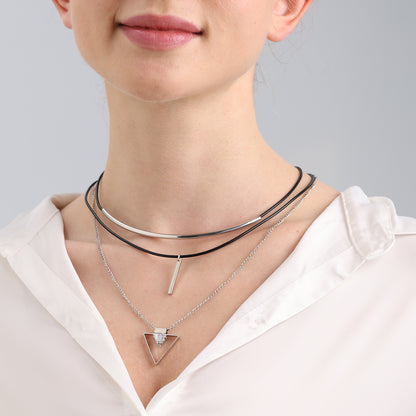 Collana pelle triangolo con zirconi