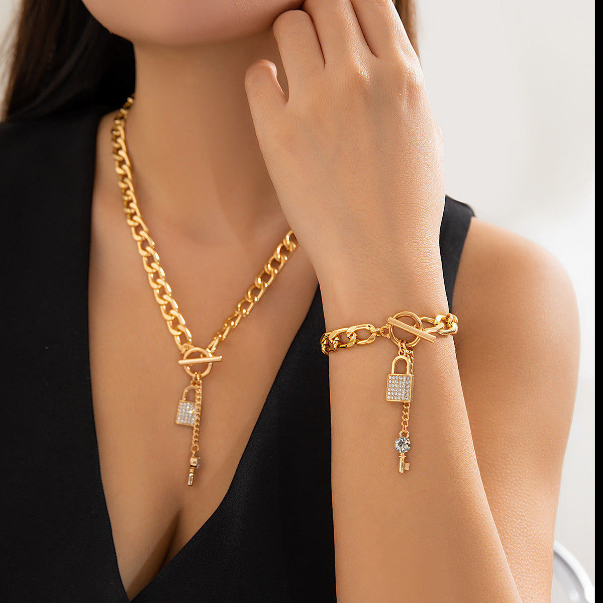 Set collana e bracciale cuore da donna