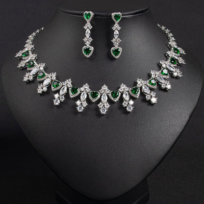 Collana e orecchini da donna