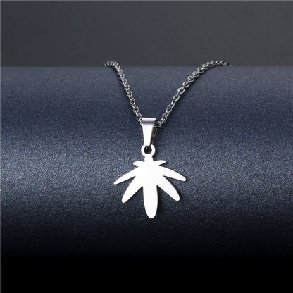Collana geometrica traforata in acciaio inossidabile