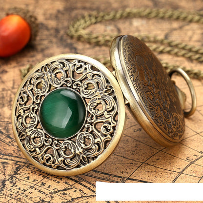 Orologio da tasca retrò con gemme