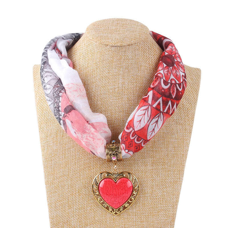 Collana cuore pesca etnico
