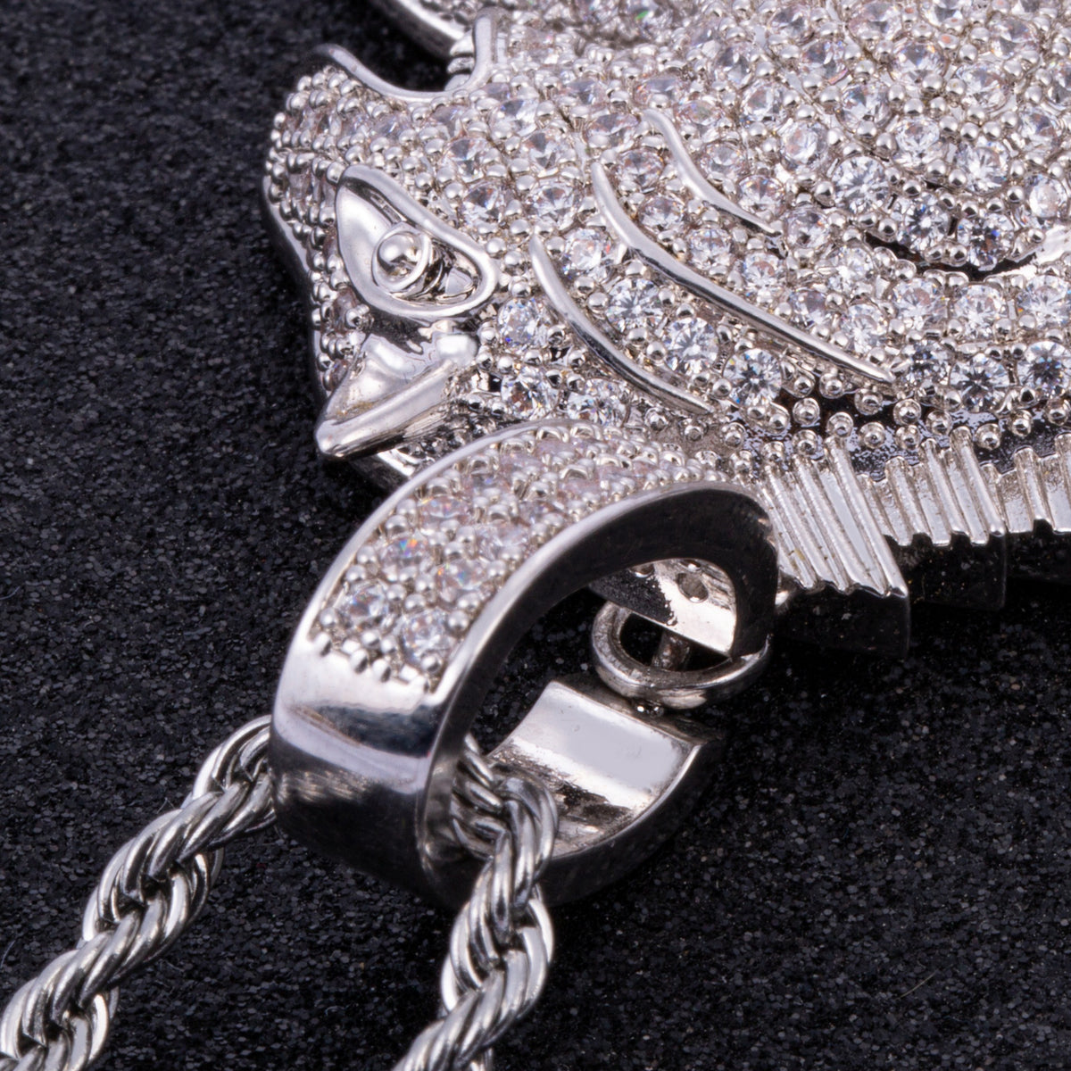 Collana con ciondolo leopardo