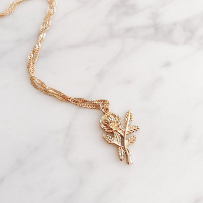 Collana rosa fiore
