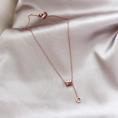 Collana dorata con pendente