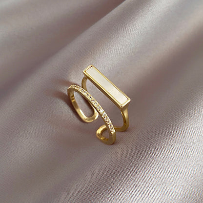 Anello geometrico aperto da donna