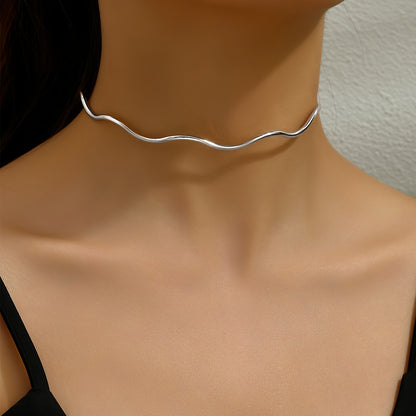 Collana onda minimalista