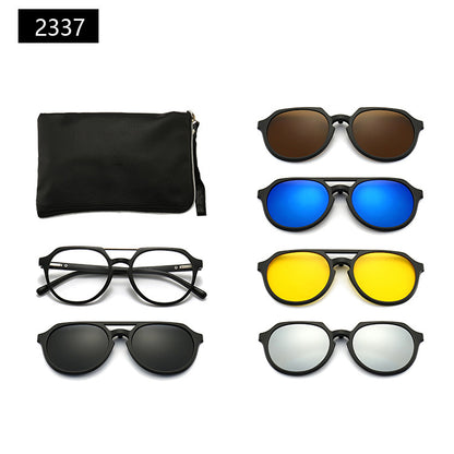 Occhiali da sole con astuccio