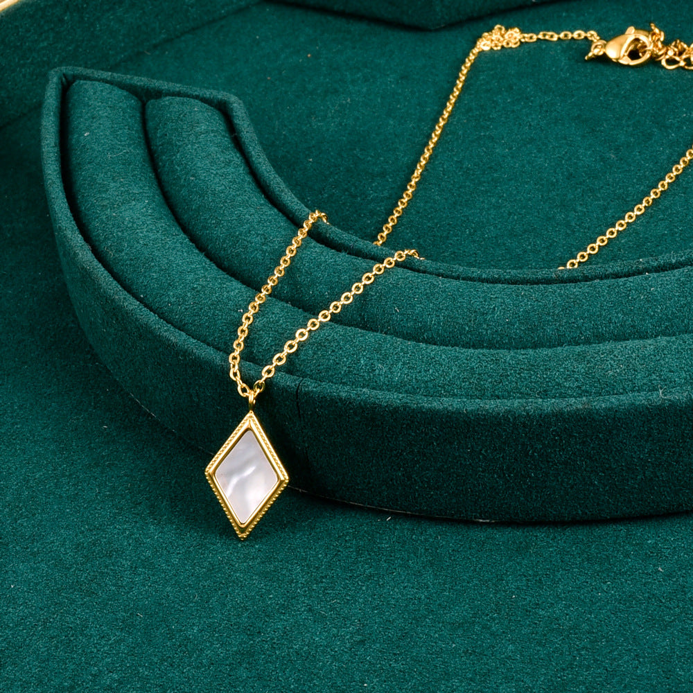 Collana geometrica da donna