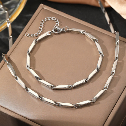Collana acciaio semi di melone
