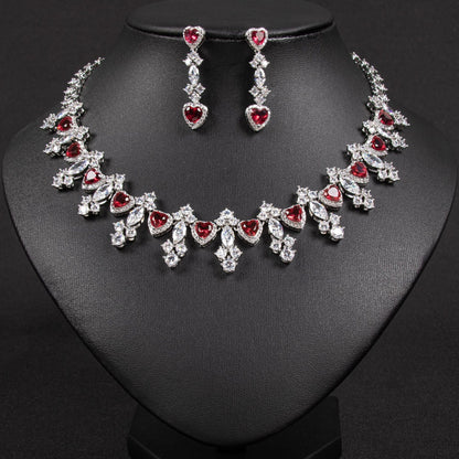 Collana e orecchini da donna