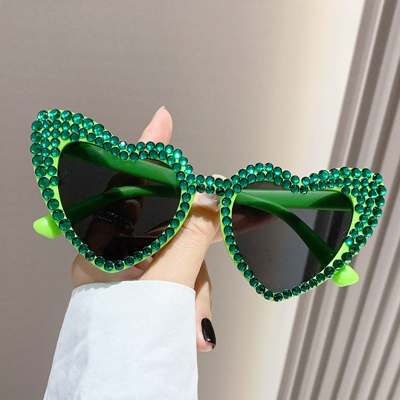 Occhiali da sole cat-eye da donna con cuore
