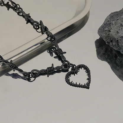 Collana cuore gotico con spine