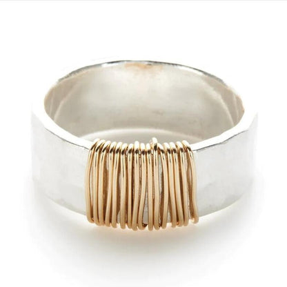 Bracciale geometrico ampio