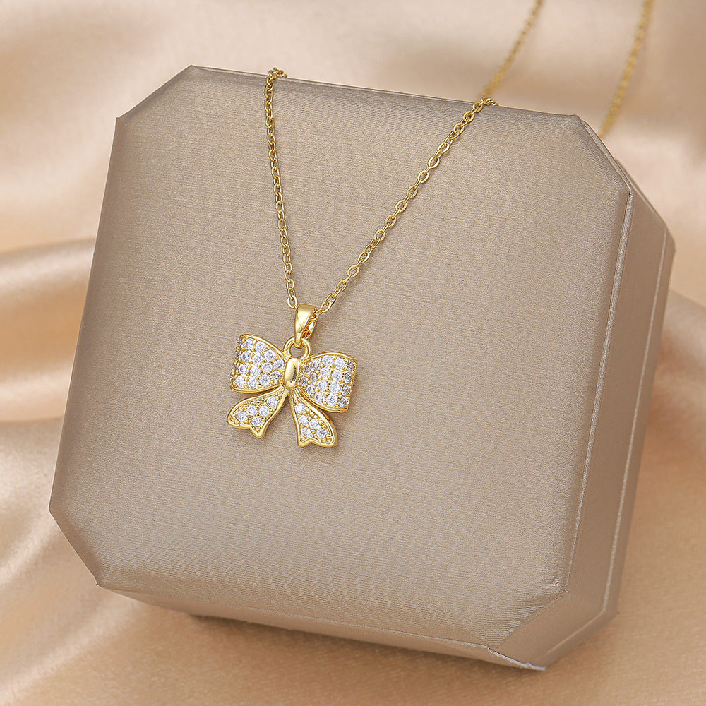 Collana pendente con zirconi