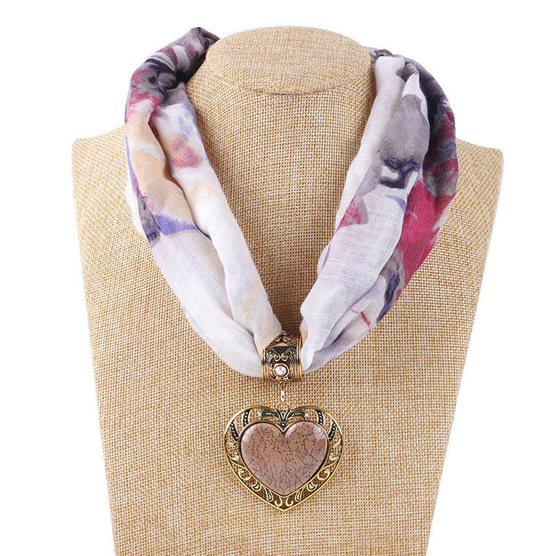 Collana cuore pesca etnico