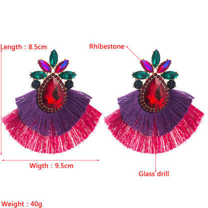 Orecchini boho con nappa e strass