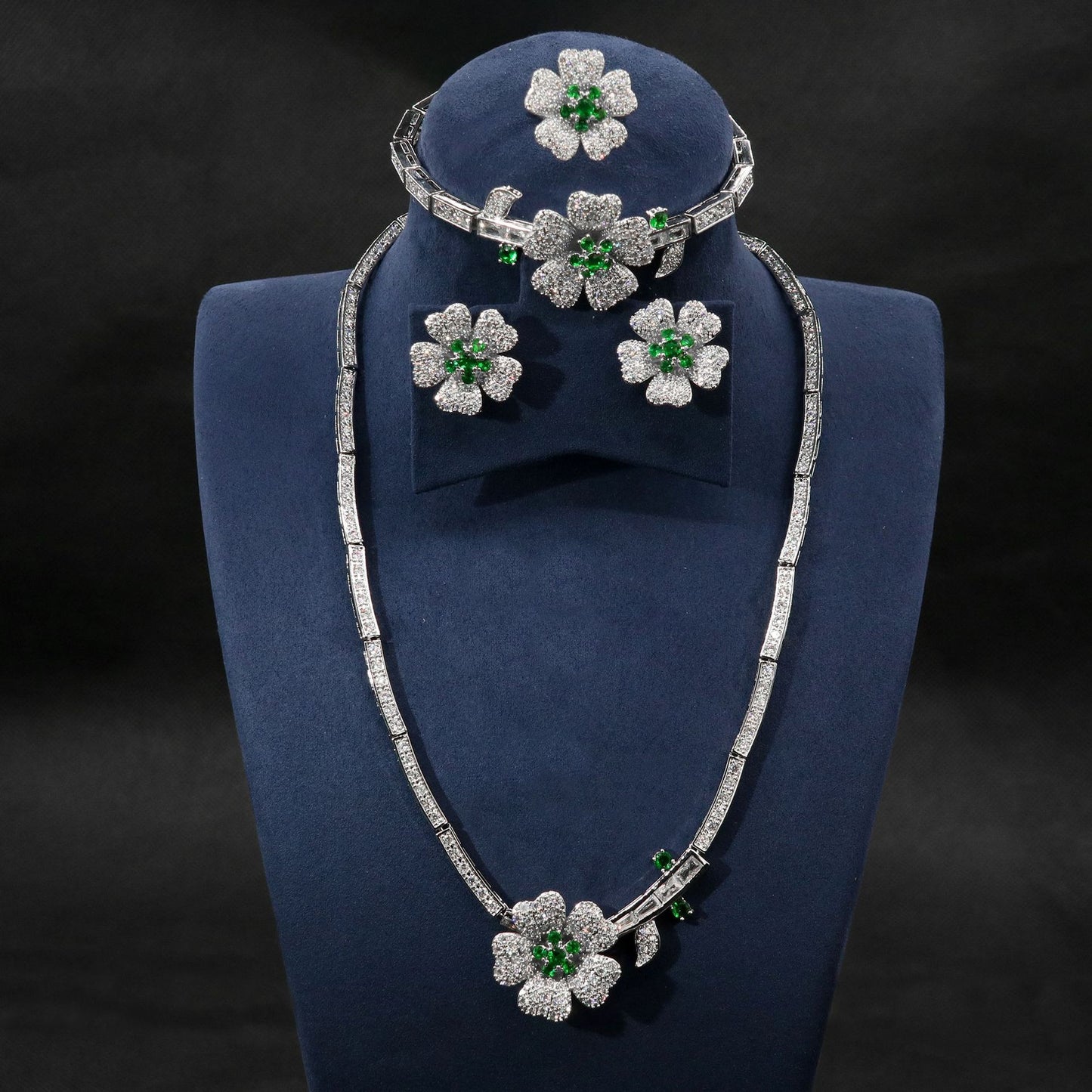 Collana fiore con zirconi