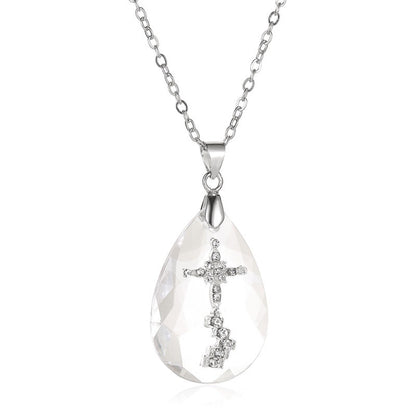 Collana con ciondolo a goccia