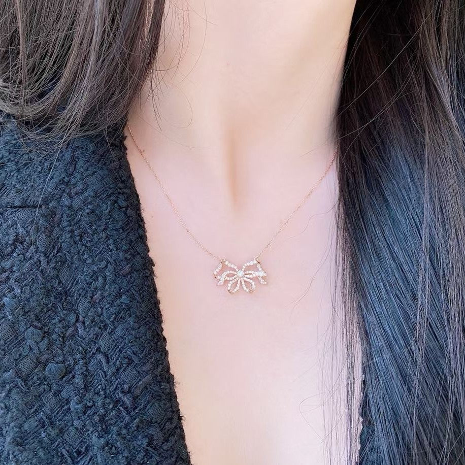 Collana fiocco con gemme