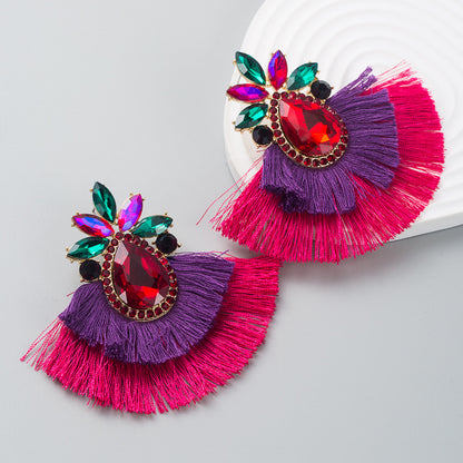 Orecchini boho con nappa e strass