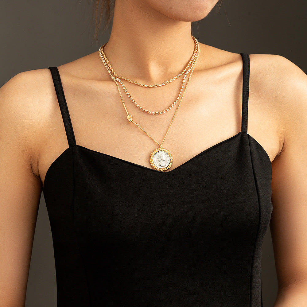 Collana geometrica in metallo