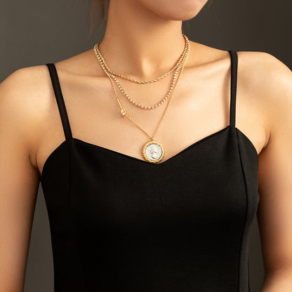 Collana geometrica in metallo