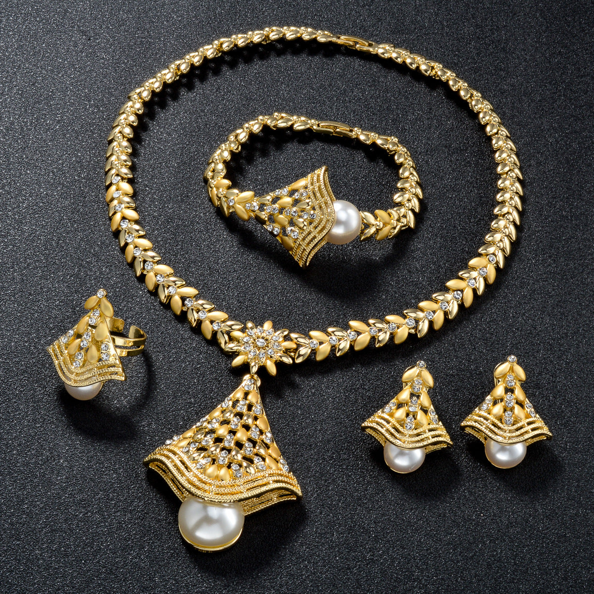Collana foglie placcata oro