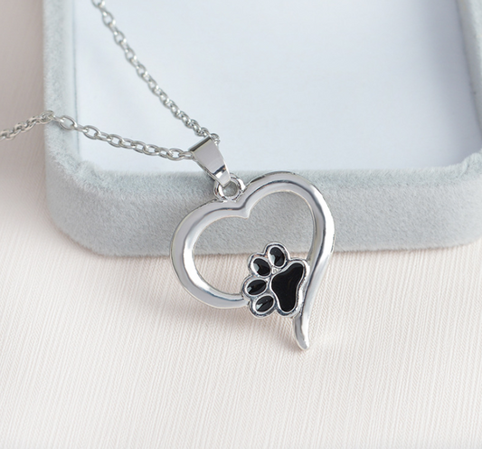 Collana con ciondolo zampa