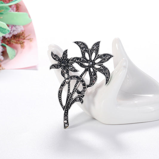 Spilla floreale argento antico