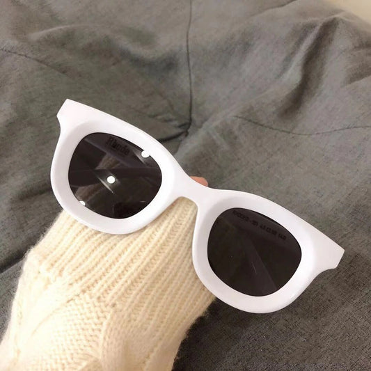 Occhiali da sole tondi stile retro