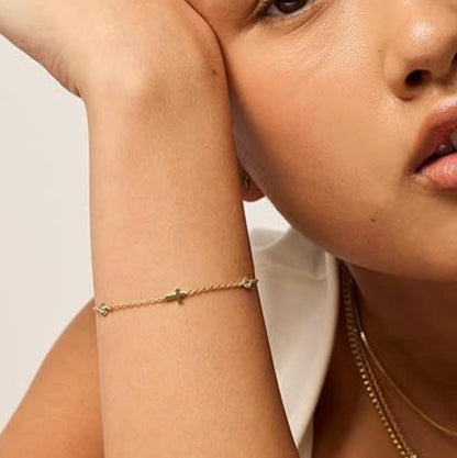Bracciale charm croce compatto