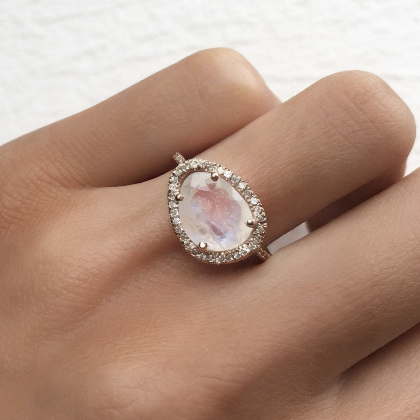 Anello placcato oro con pietre