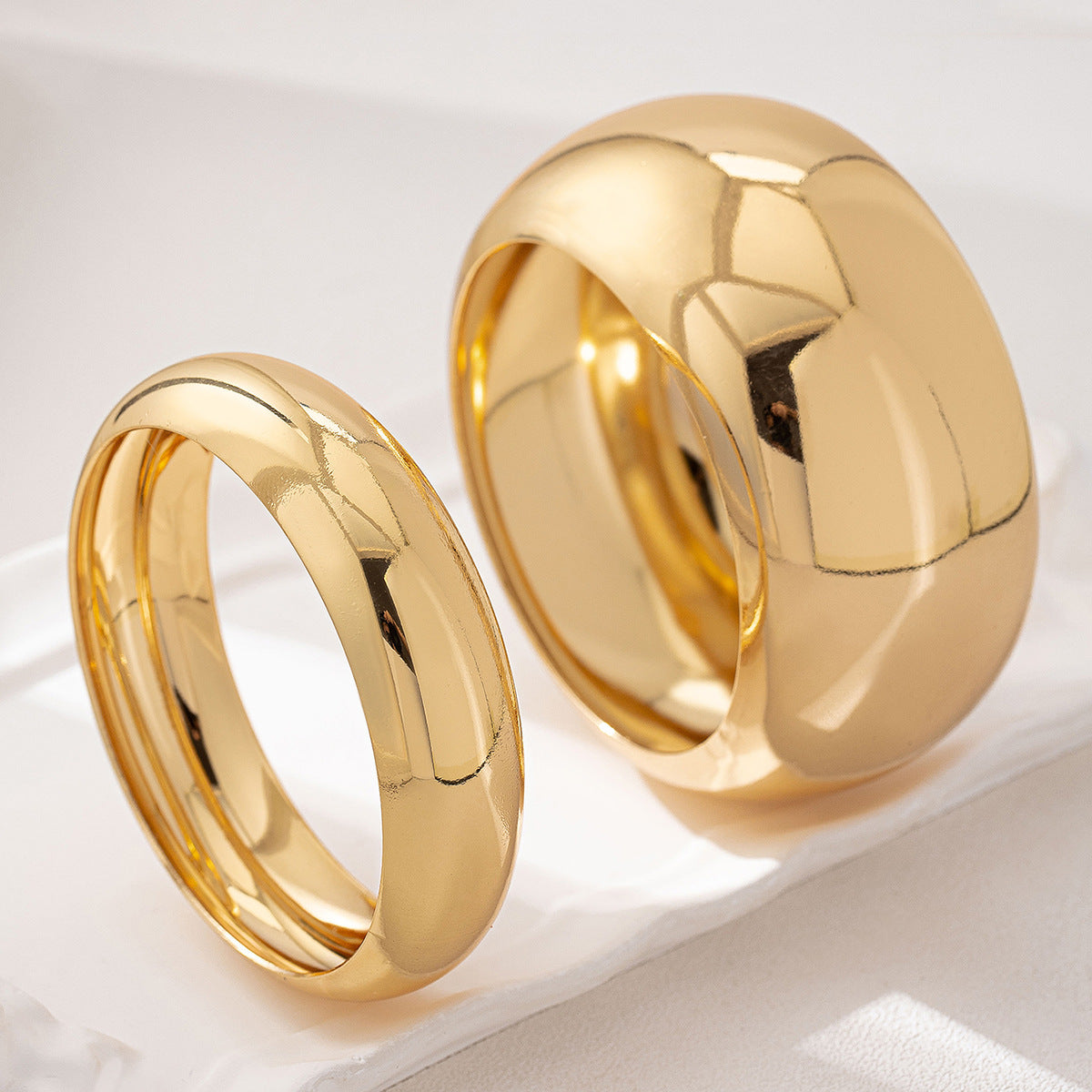 Bracciale tondo dorato