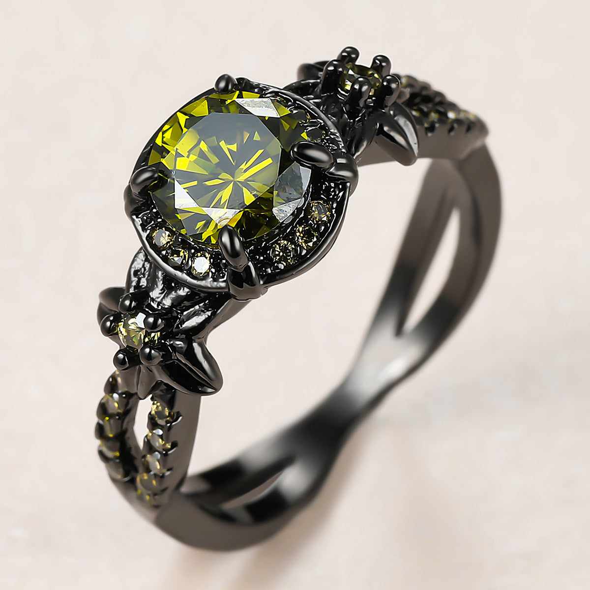 Anello opale con diamante