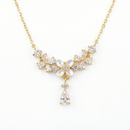 Collana madreperla con fiori