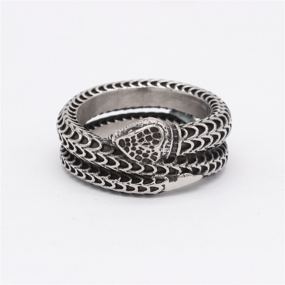 Anello testa serpente