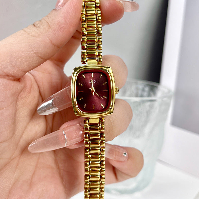 Orologio dorato piccolo