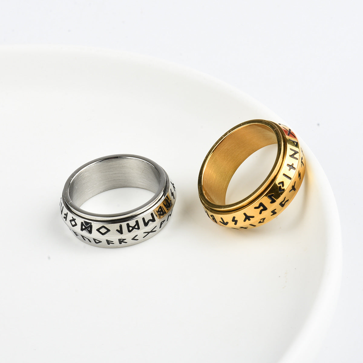 Anello vichingo rune