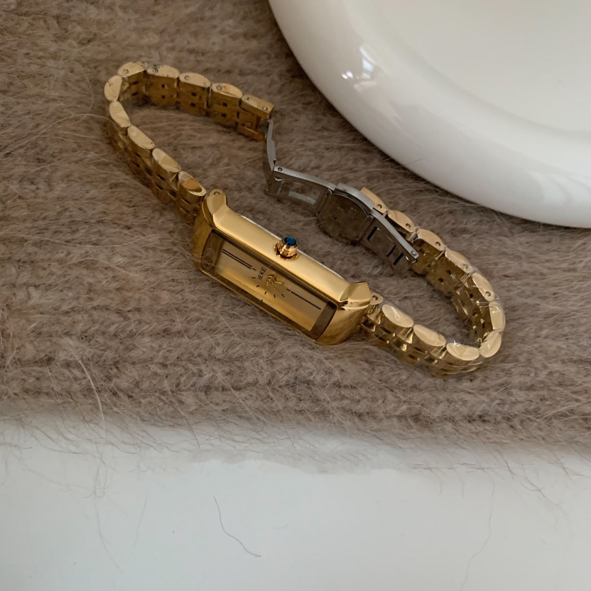 Orologio donna rettangolare retrò color oro