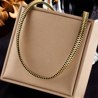 Collana con perline geometriche